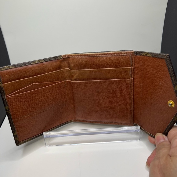 GUC Louis Vuitton Double-Sided Snap Wallet - Picture 7 of 10
